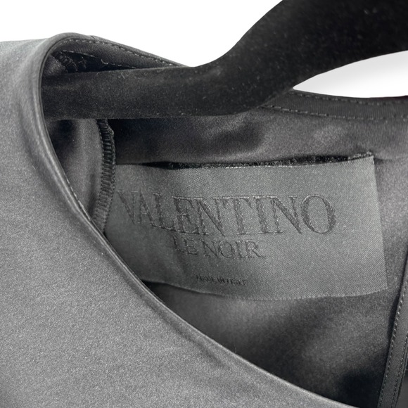 NWT Valentino Garavani Black Silk Satin Gown Le Noir Fall 24 $11,500 - Size US 8 - Picture 9 of 16